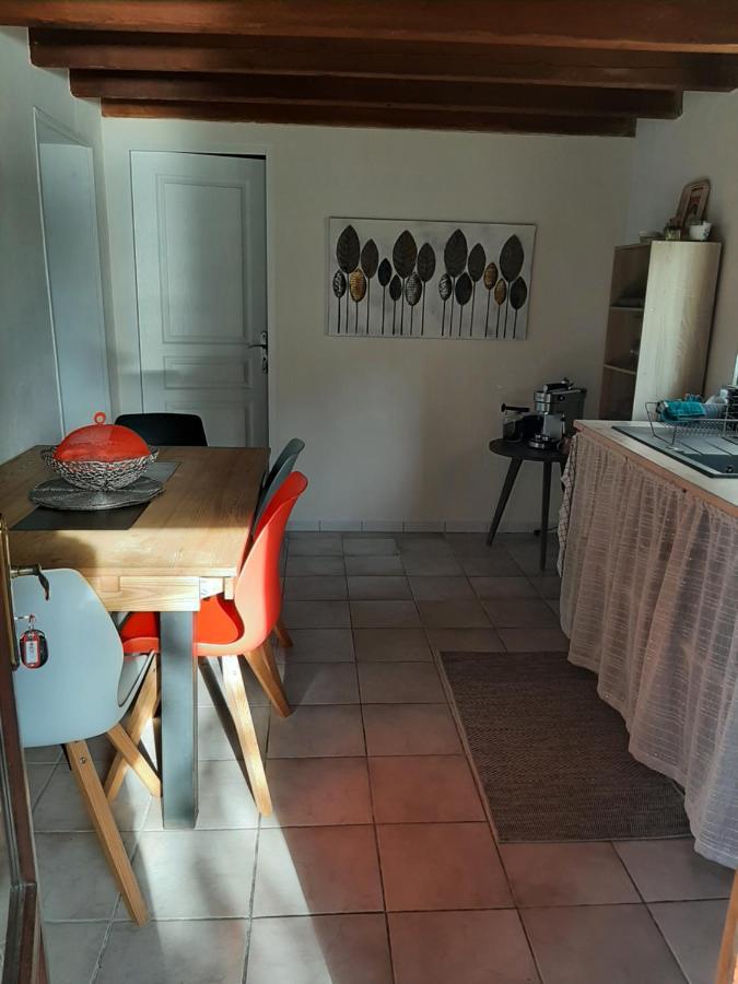 Gite A La Campagne Avec Piscine Biziat Eksteriør billede